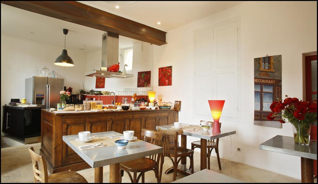 La Maison Rouge D'Uzes B&B Exteriör bild