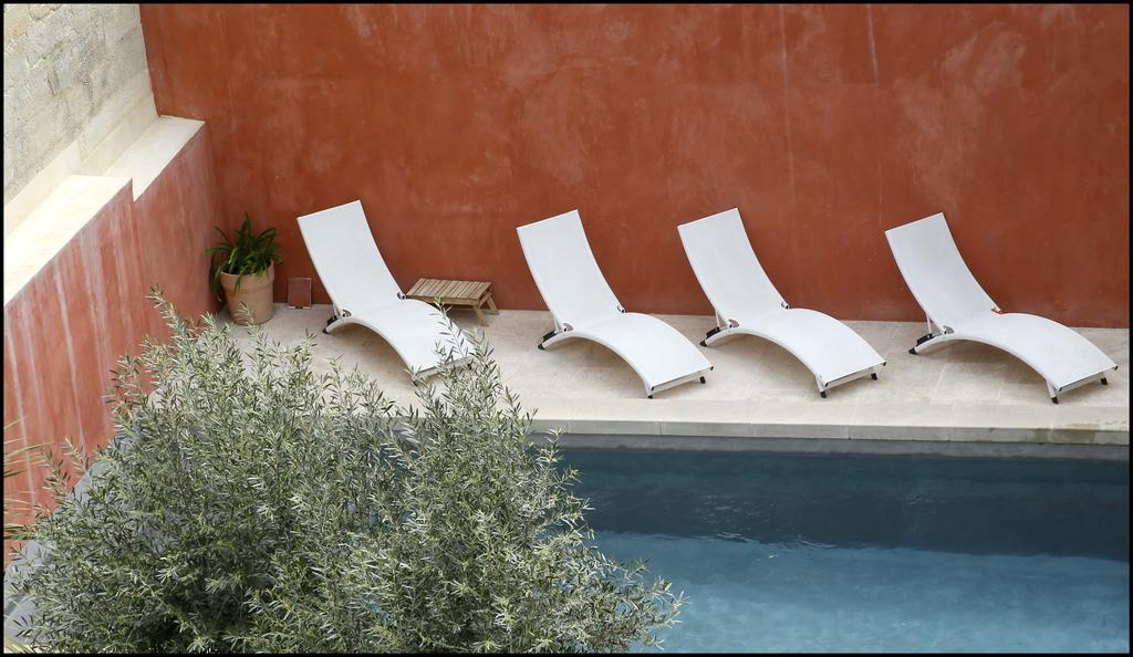 La Maison Rouge D'Uzes B&B Exteriör bild
