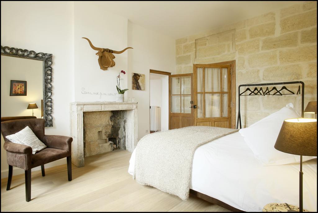 La Maison Rouge D'Uzes B&B Rum bild